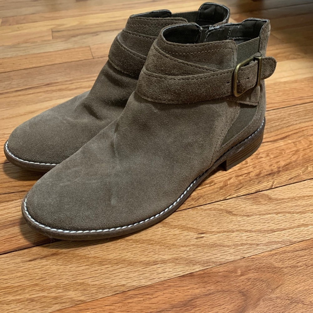 Collection By Clarks Women's Taupe Suede Camzin Hale Bootie,